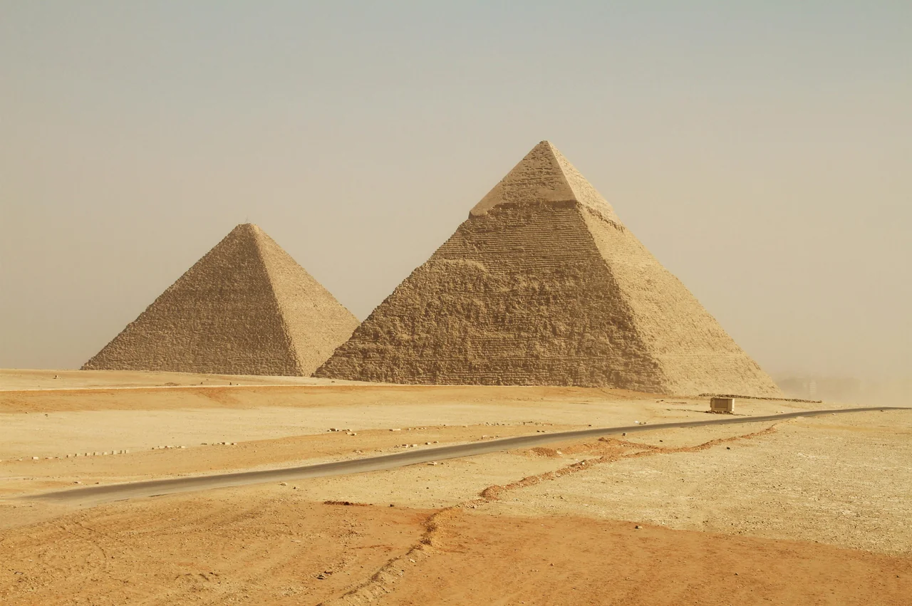 Cairo Day Trip from Hurghada – Pyramids of Giza, Sphinx & Egyptian Museum